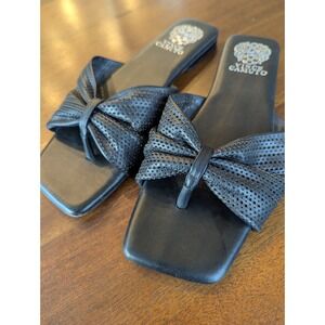 Vince Camuto Sandals Womens 7.5M Amahlee Black Leather Thong Flats Old Money